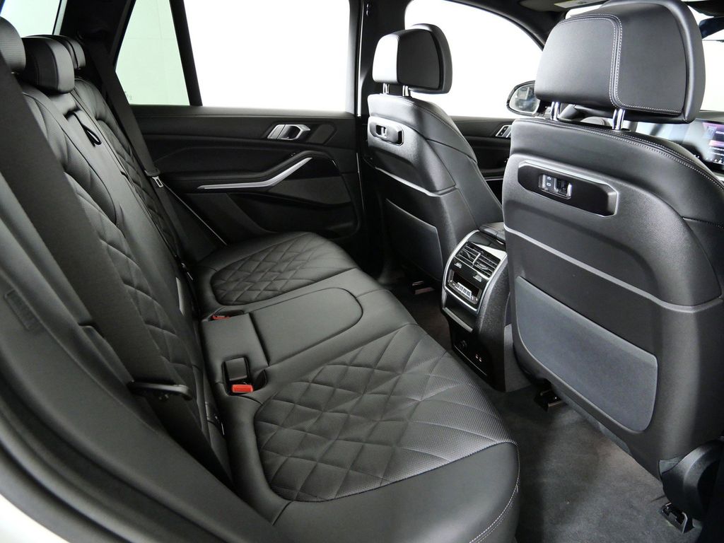 Thumbnail: 2026 BMW X5 - 26