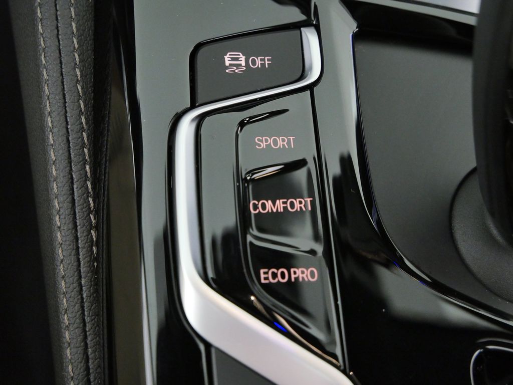 Thumbnail: 2017 BMW 5 Series - 41