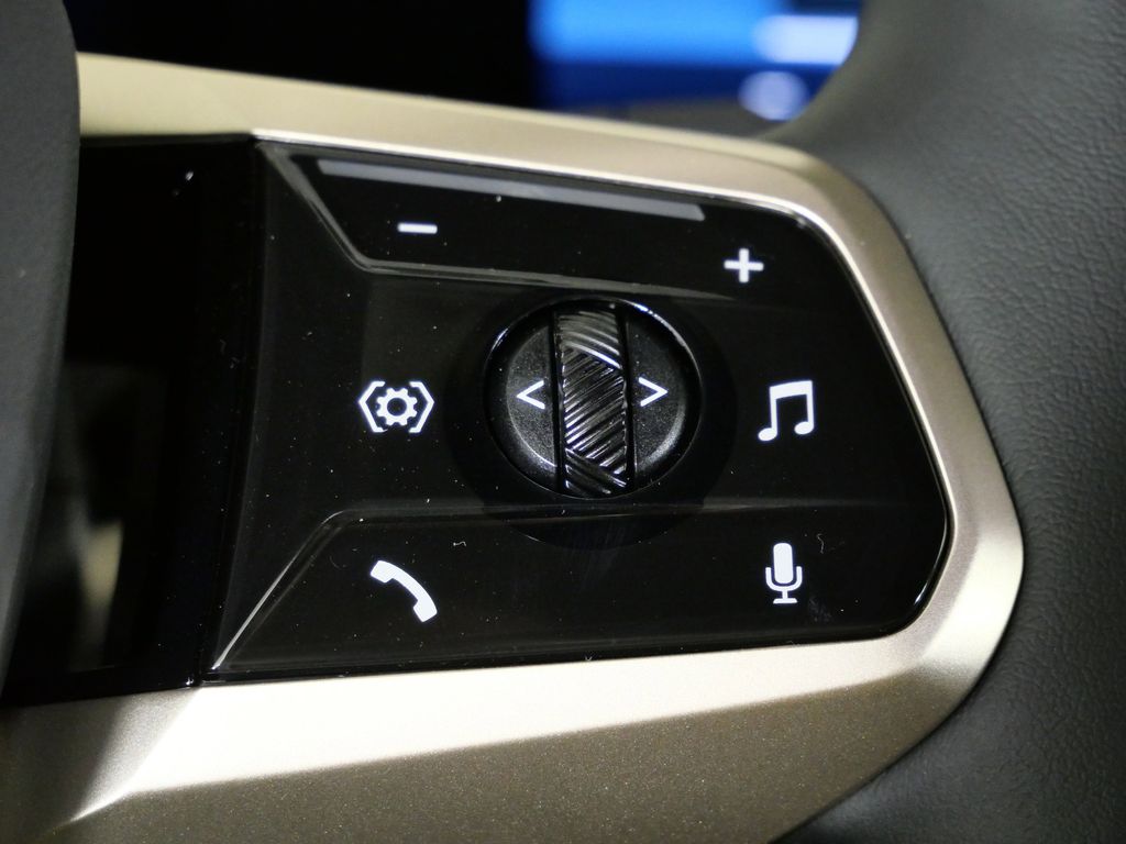 Thumbnail: 2026 BMW iX - 40