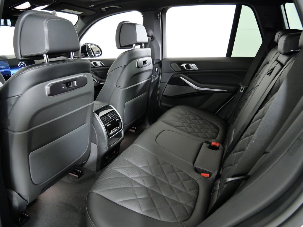 Thumbnail: 2026 BMW X5 - 32