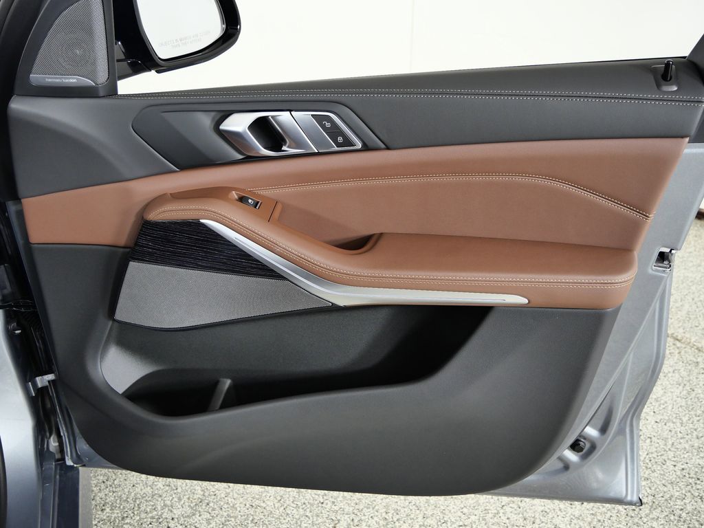 Thumbnail: 2026 BMW X5 - 19