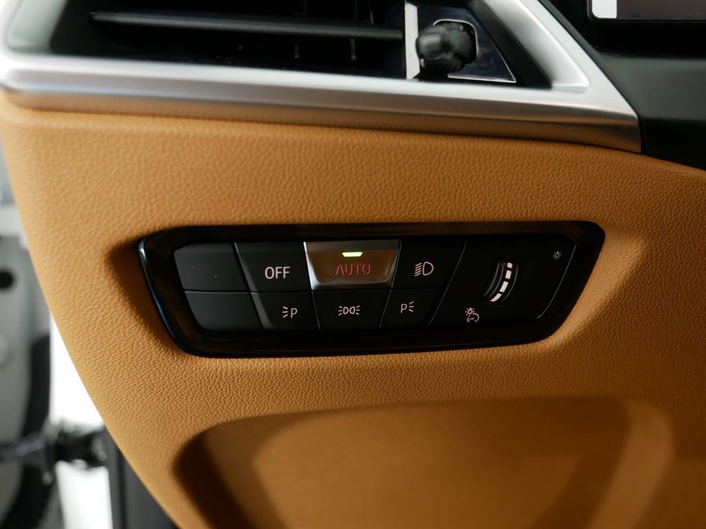 Thumbnail: 2025 BMW 4 Series - 37