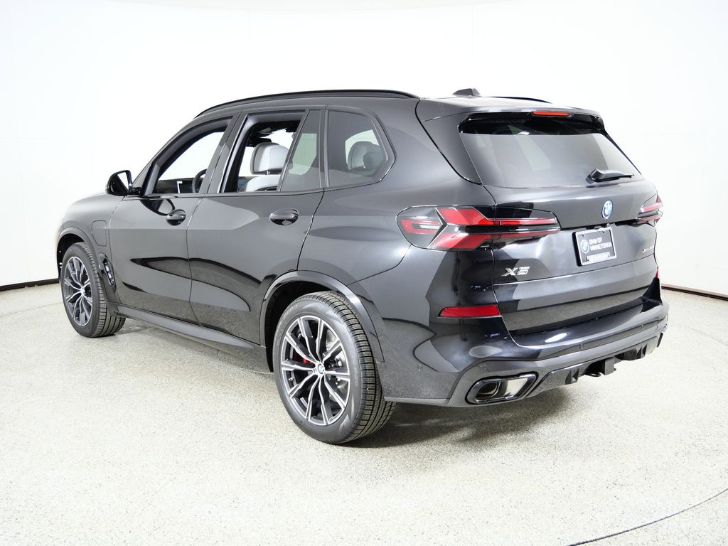 Thumbnail: 2026 BMW X5 - 14