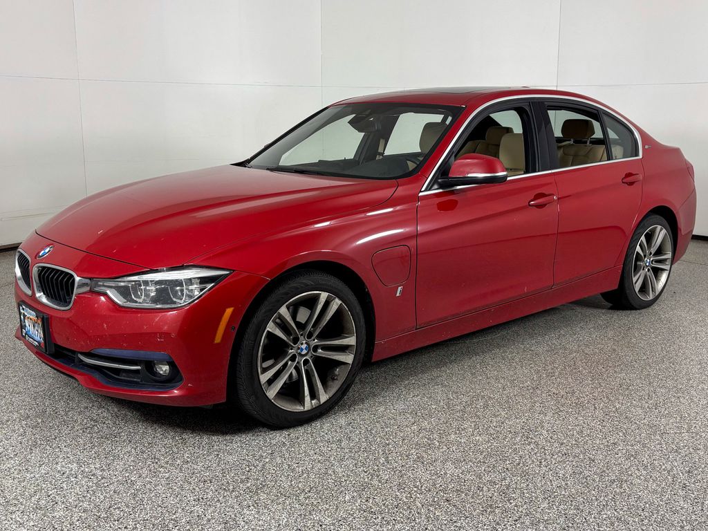 Thumbnail: 2017 BMW 3 Series - 1