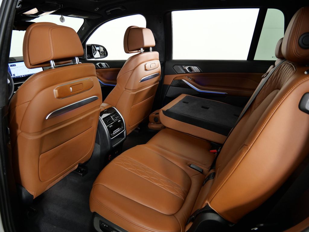 Thumbnail: 2024 BMW X7 - 37