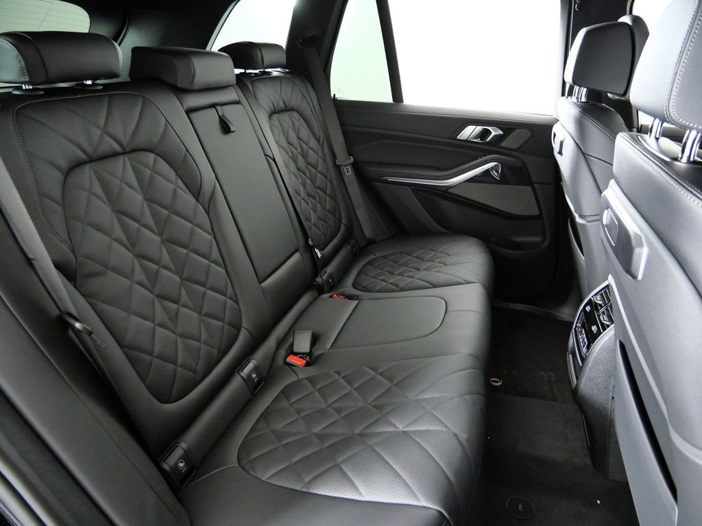 Thumbnail: 2026 BMW X5 - 27