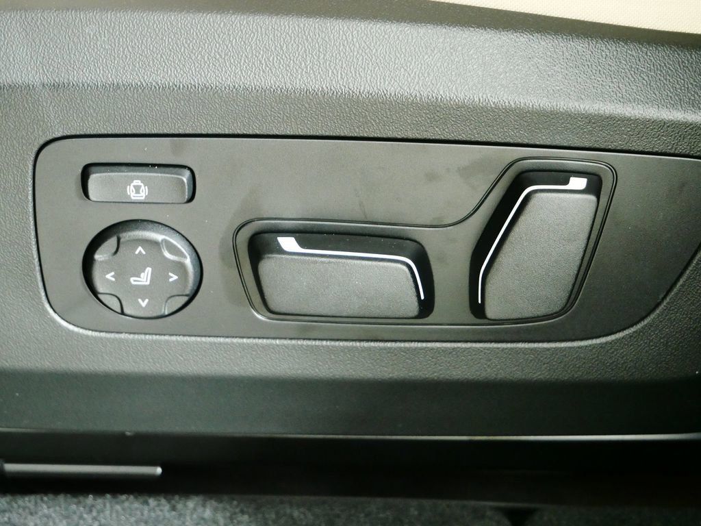 Thumbnail: 2025 BMW X3 - 37