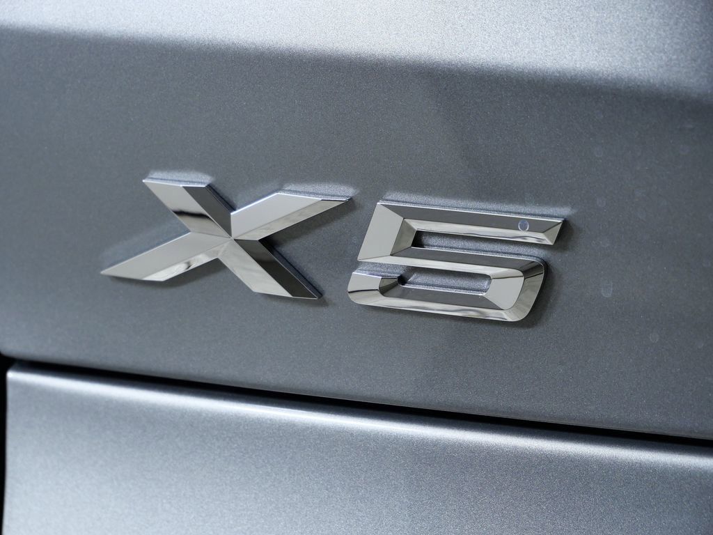 Thumbnail: 2026 BMW X5 - 15