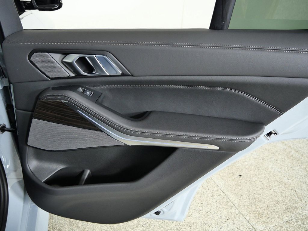 Thumbnail: 2026 BMW X5 - 25