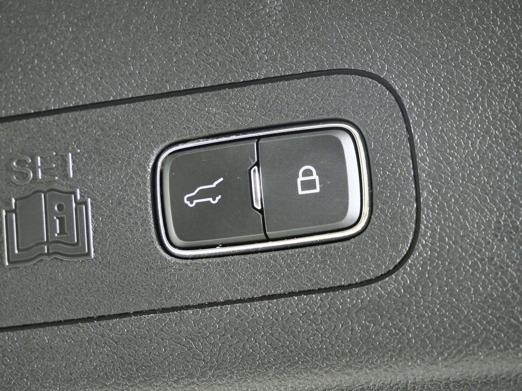 Thumbnail: 2023 Lincoln Aviator - 29