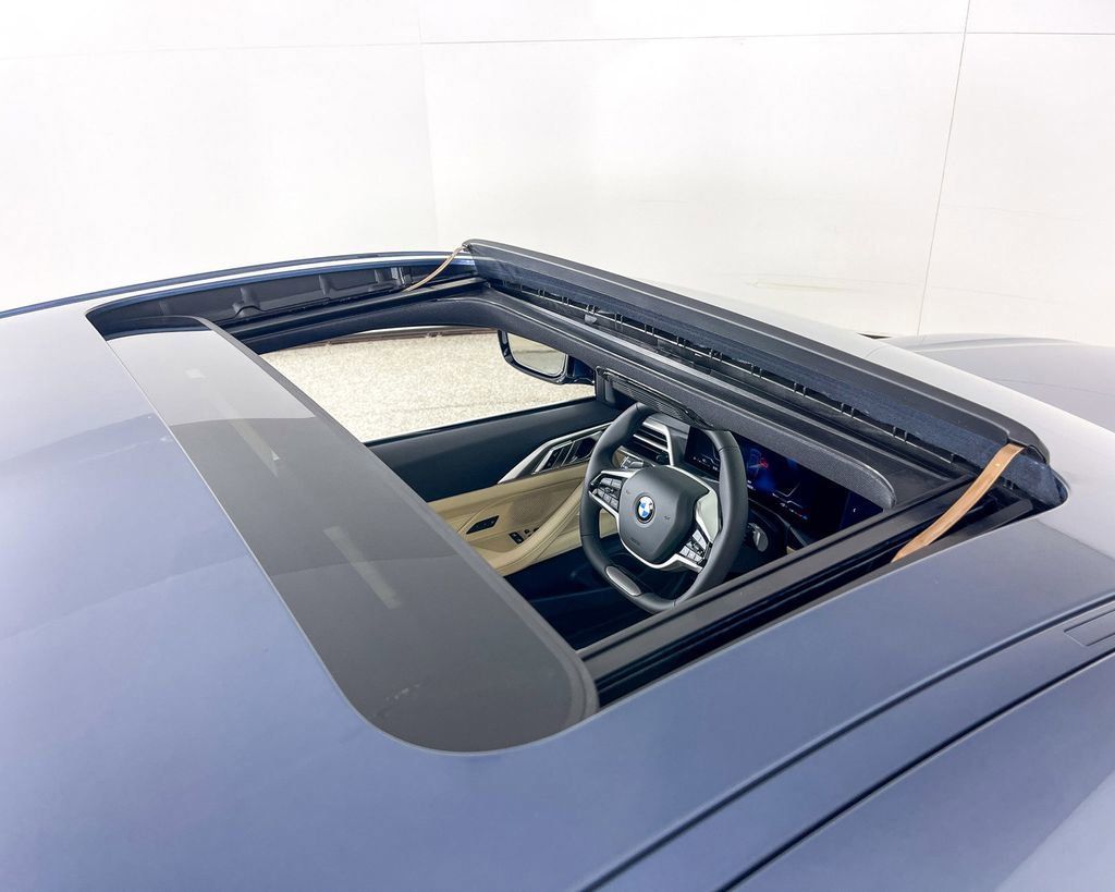 Thumbnail: 2025 BMW 4 Series - 21