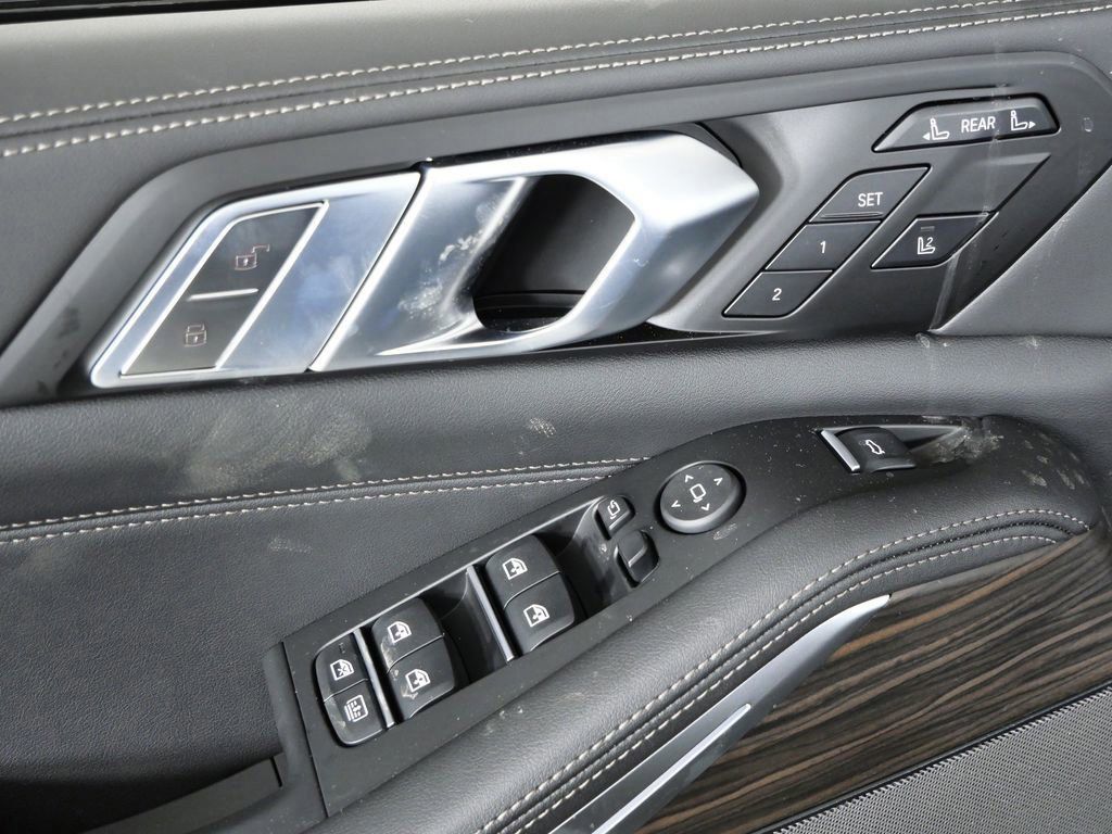 Thumbnail: 2026 BMW X7 - 38