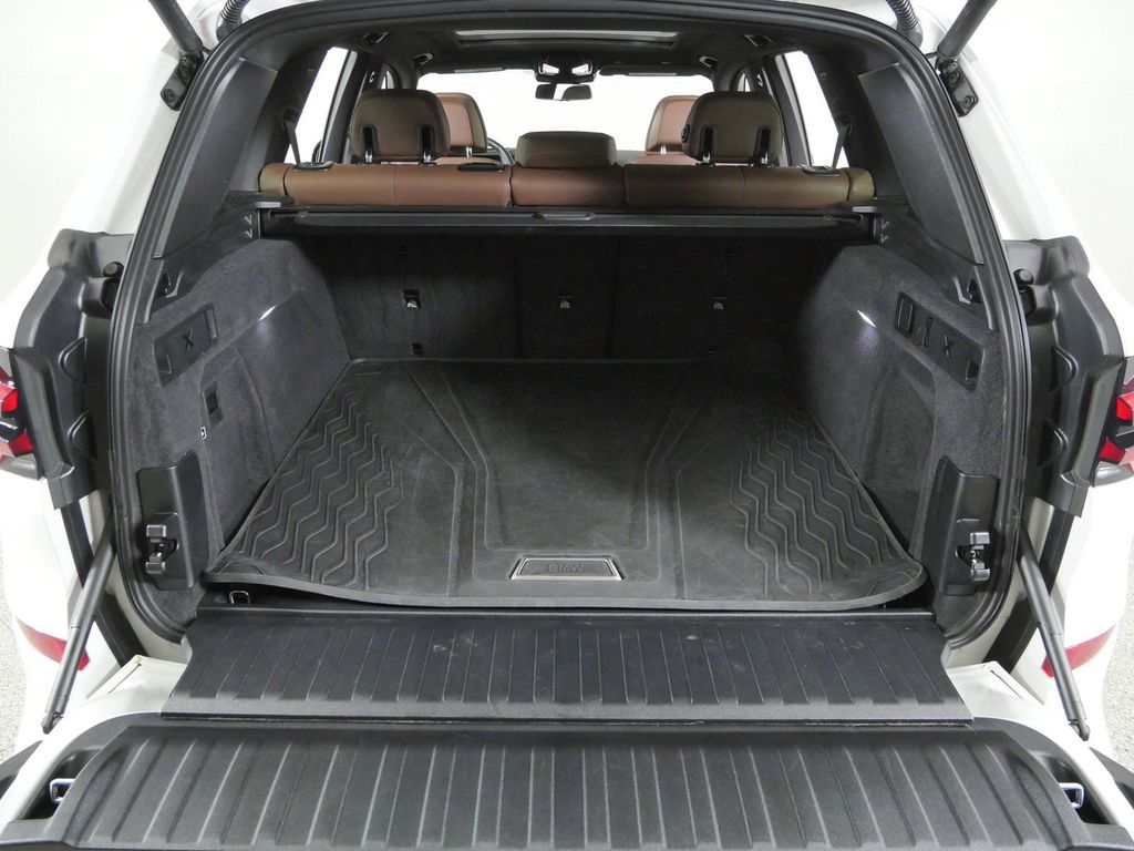 Thumbnail: 2025 BMW X5 - 32
