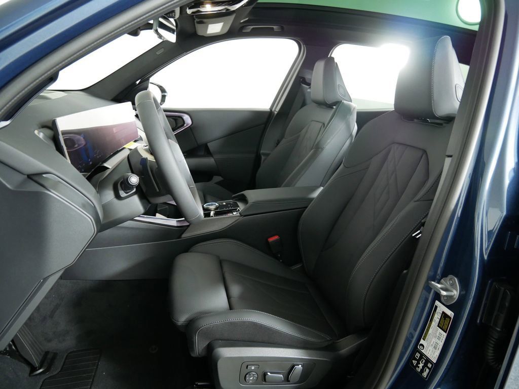 Thumbnail: 2025 BMW X3 - 32