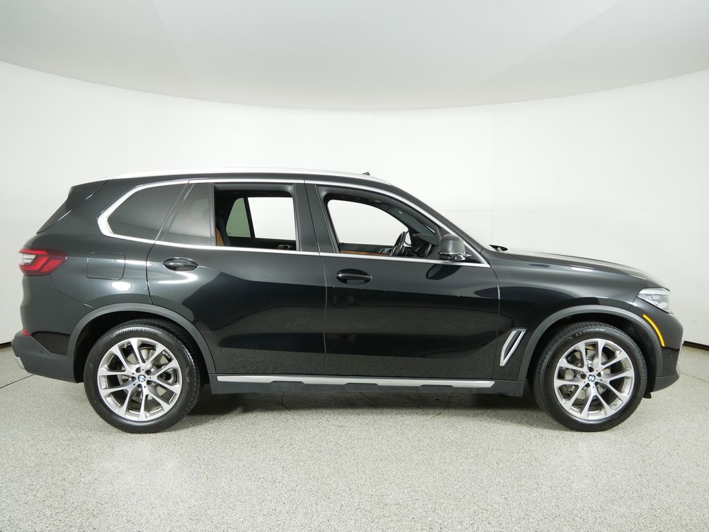 Thumbnail: 2021 BMW X5 - 9