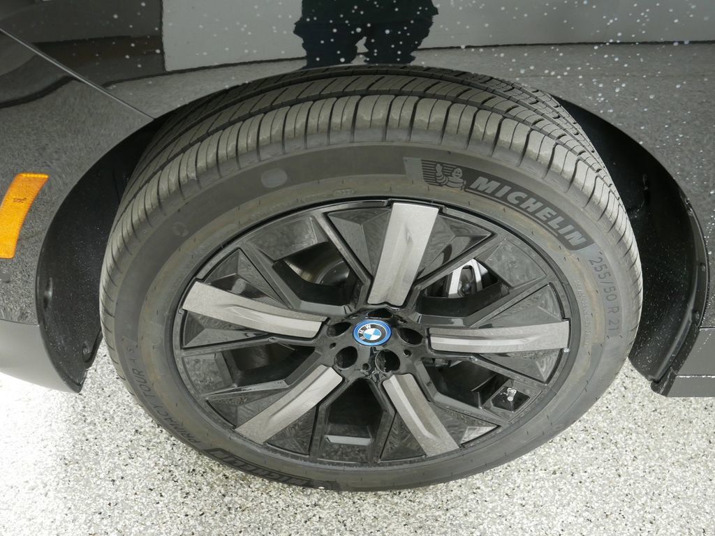 Thumbnail: 2025 BMW iX - 20
