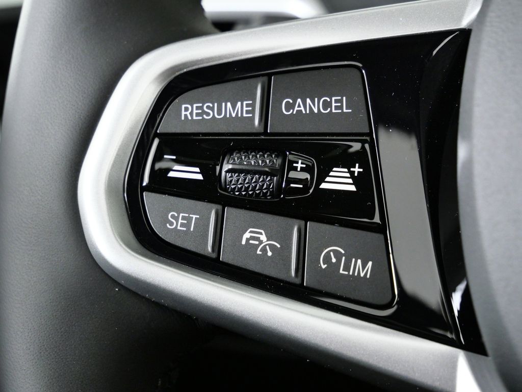 Thumbnail: 2026 BMW i4 - 40