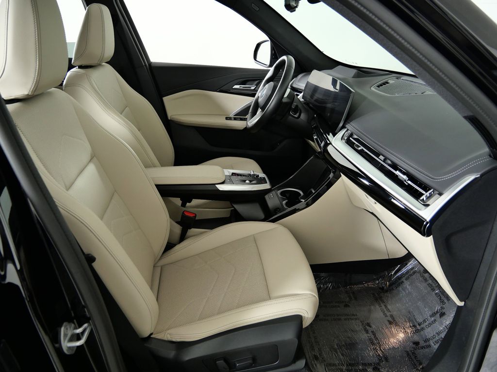 Thumbnail: 2025 BMW X1 - 24