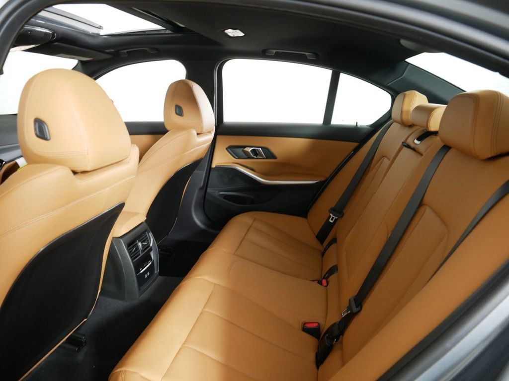 Thumbnail: 2025 BMW 3 Series - 29