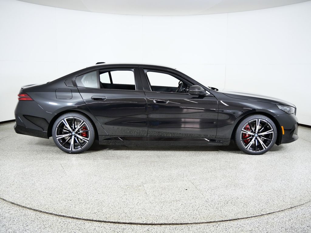 Thumbnail: 2026 BMW 5 Series - 8