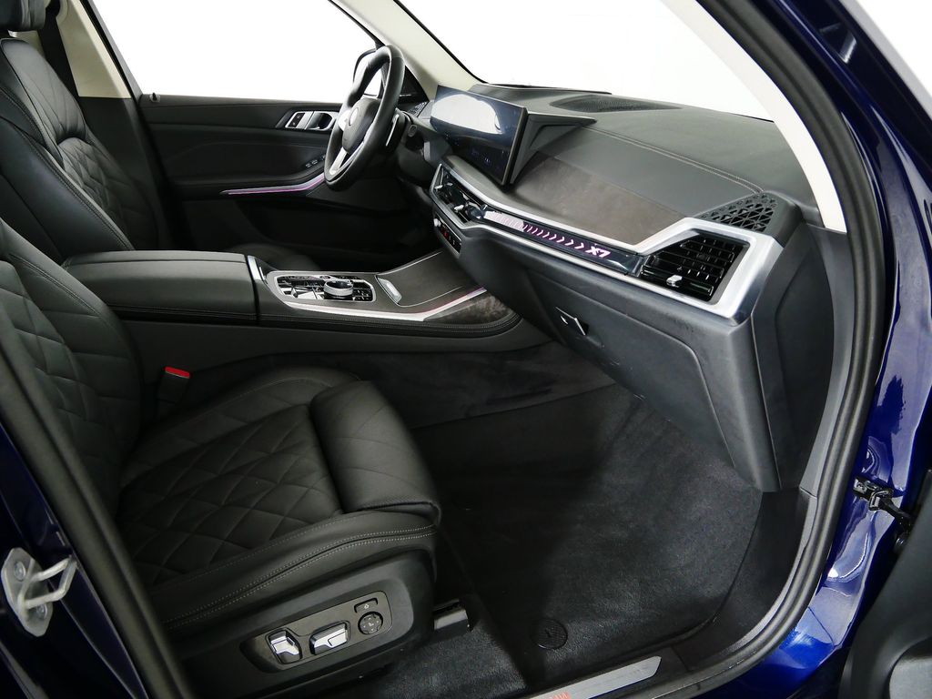 Thumbnail: 2024 BMW X7 - 20