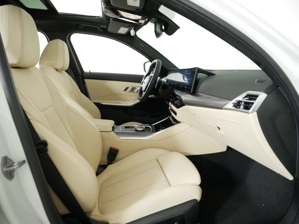 Thumbnail: 2025 BMW 3 Series - 22