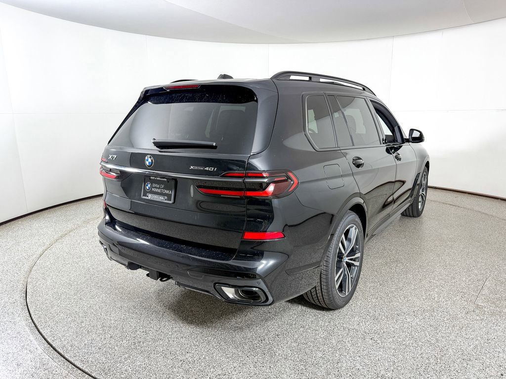 Thumbnail: 2026 BMW X7 - 4