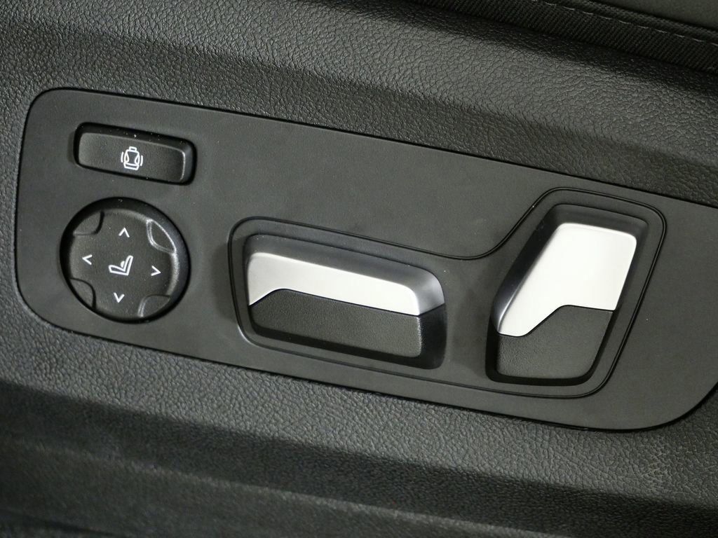 Thumbnail: 2026 BMW X5 - 41