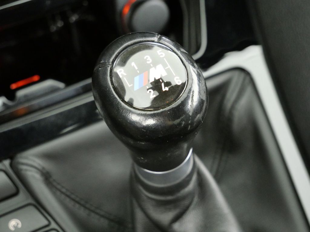 Thumbnail: 2015 BMW M6 - 46