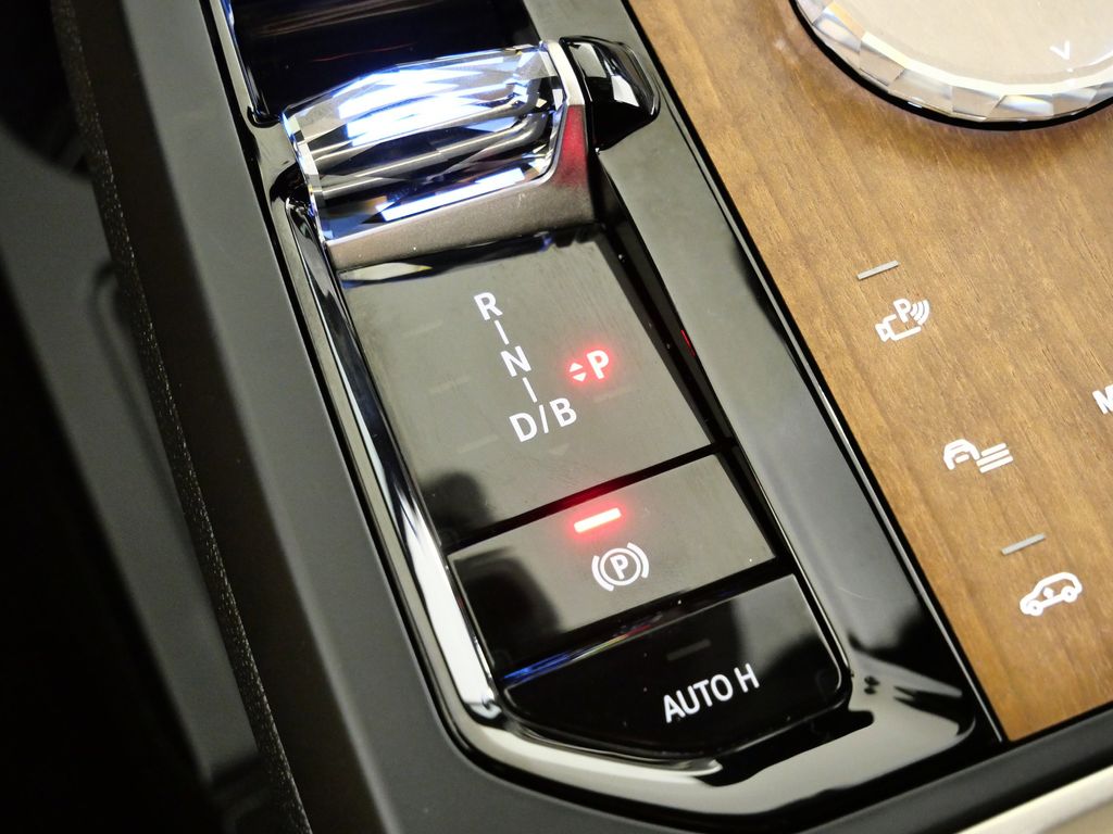 Thumbnail: 2023 BMW iX - 47