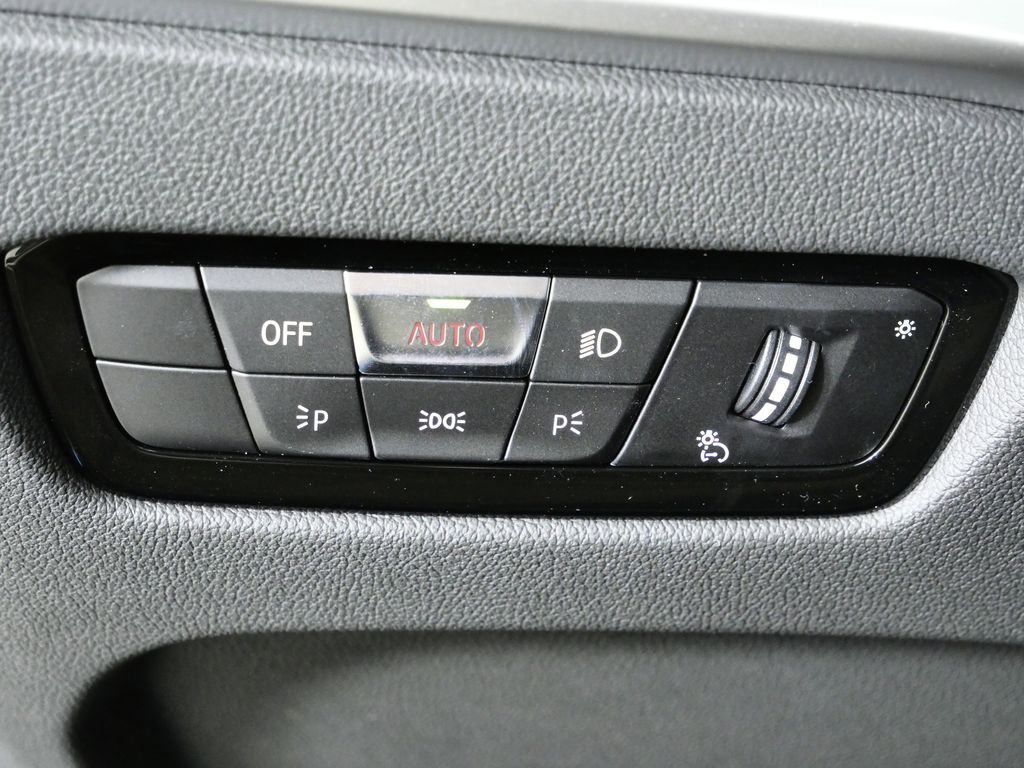 Thumbnail: 2025 BMW 4 Series - 36