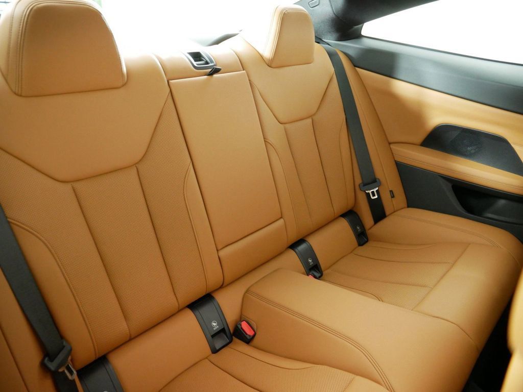 Thumbnail: 2025 BMW 4 Series - 25