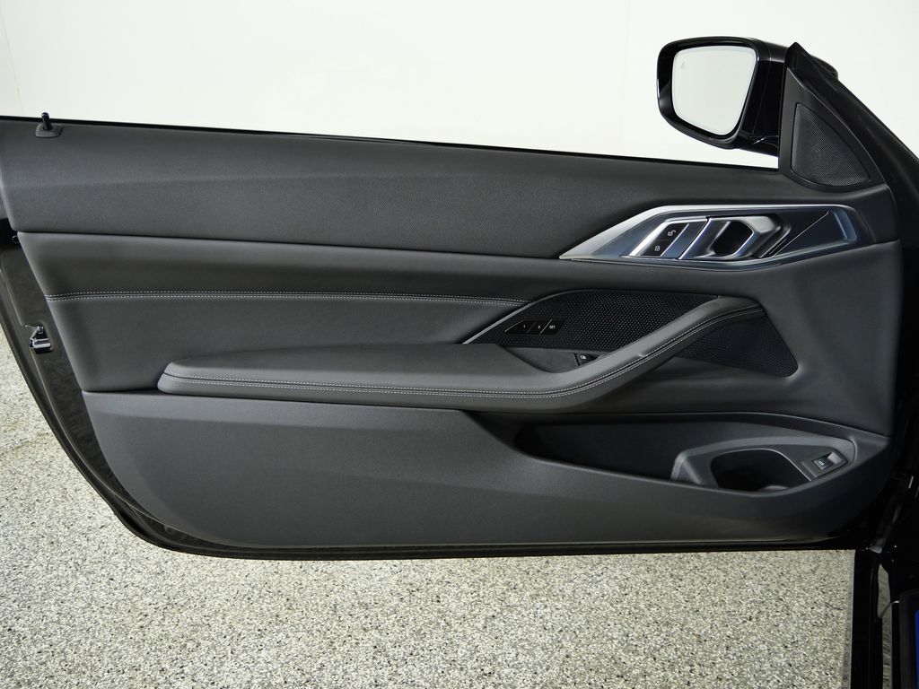 Thumbnail: 2025 BMW 4 Series - 27