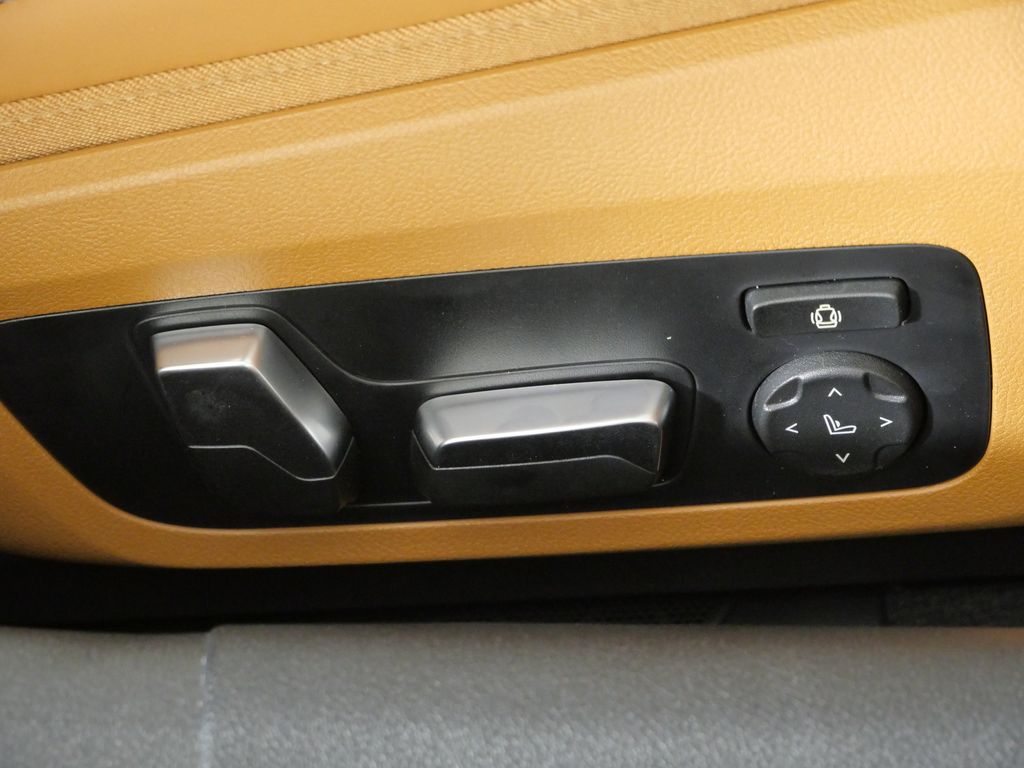 Thumbnail: 2026 BMW 8 Series - 22