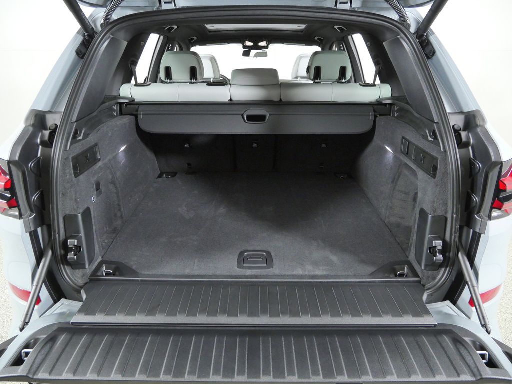 Thumbnail: 2026 BMW X5 - 28