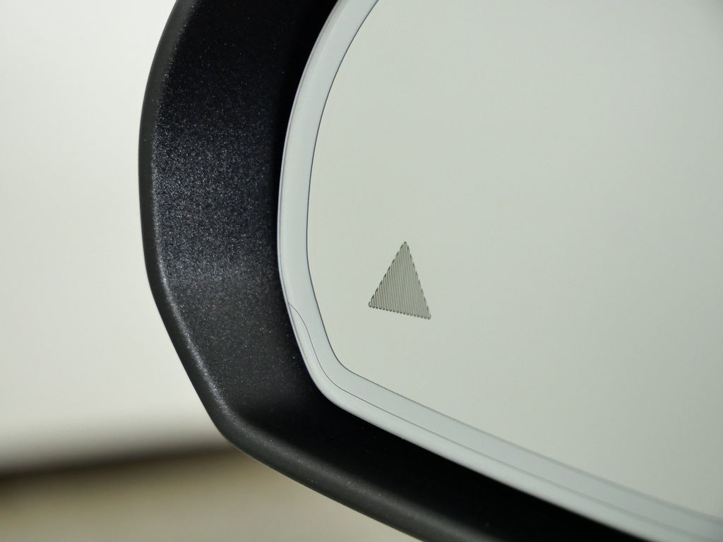 Thumbnail: 2024 Mercedes-Benz GLC - 38