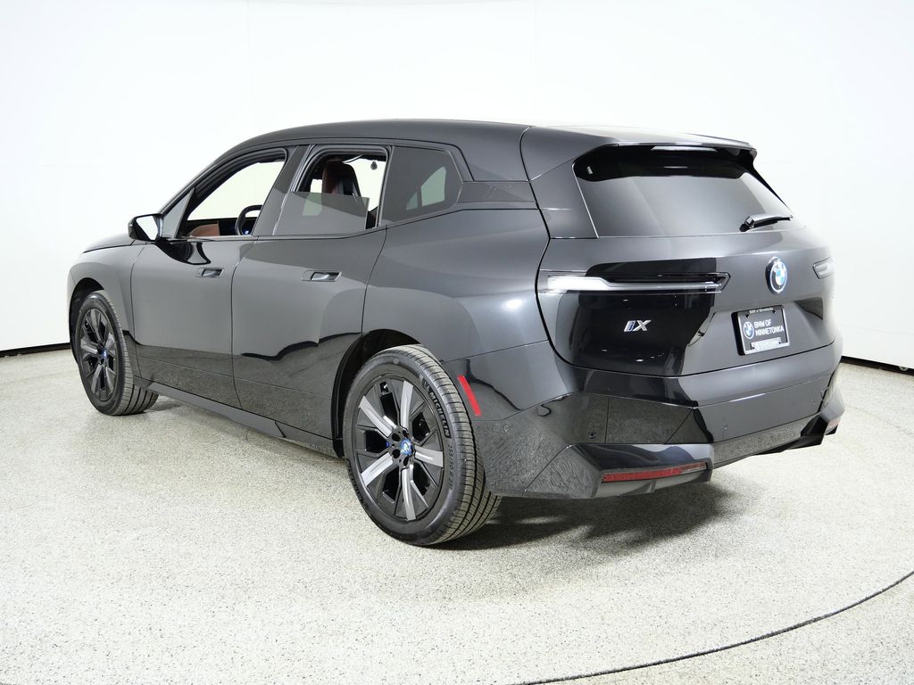 Thumbnail: 2023 BMW iX - 17