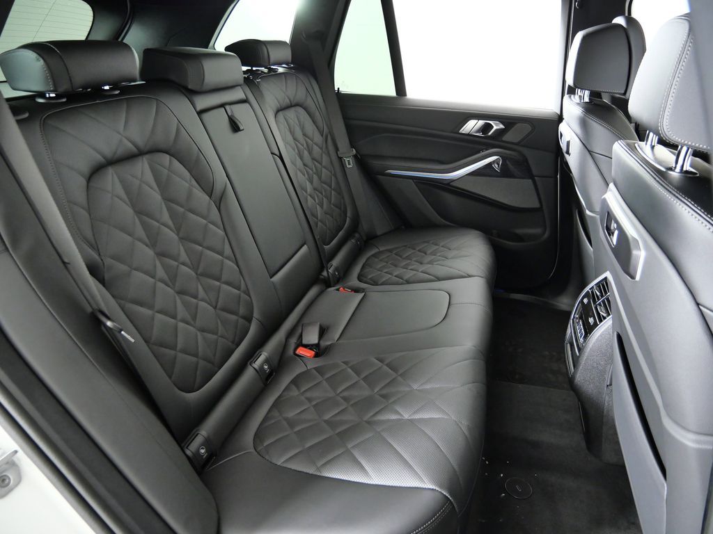 Thumbnail: 2026 BMW X5 - 27