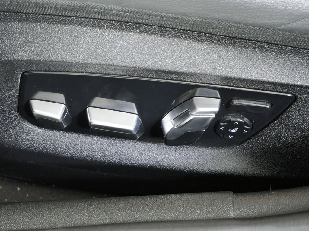 Thumbnail: 2019 BMW 5 Series - 39