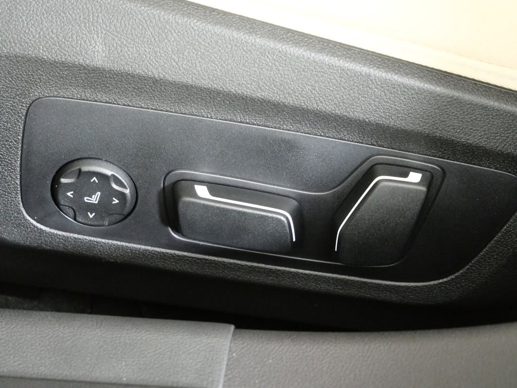 Thumbnail: 2026 BMW 3 Series - 37