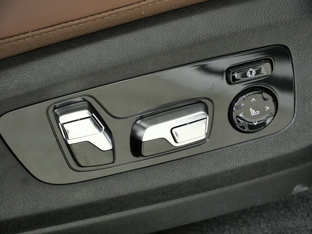 Thumbnail: 2026 BMW X5 - 23