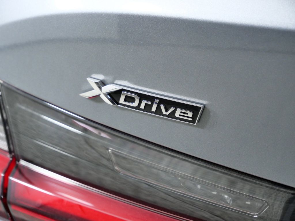 Thumbnail: 2026 BMW 3 Series - 13