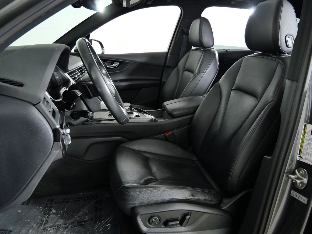 Thumbnail: 2019 Audi Q7 - 35