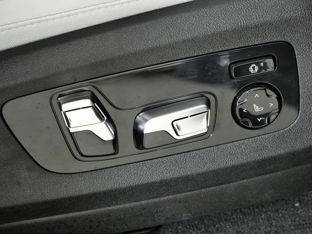 Thumbnail: 2026 BMW X5 - 23