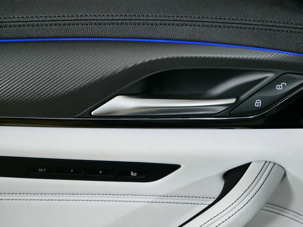 Thumbnail: 2023 BMW M5 - 33