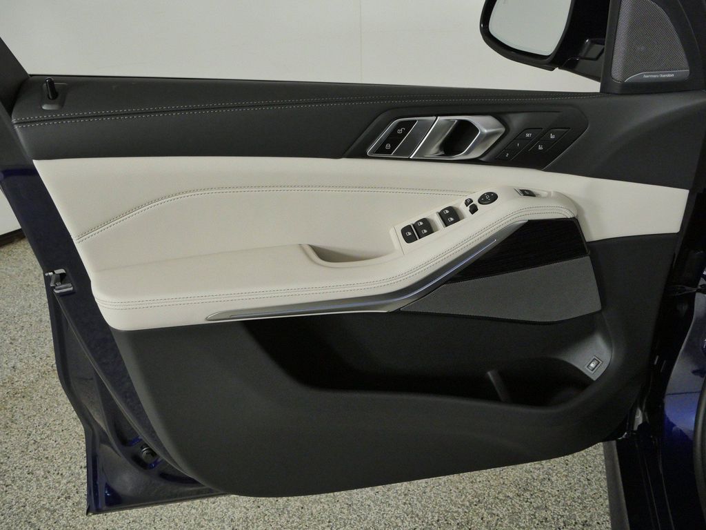 Thumbnail: 2026 BMW X5 - 34