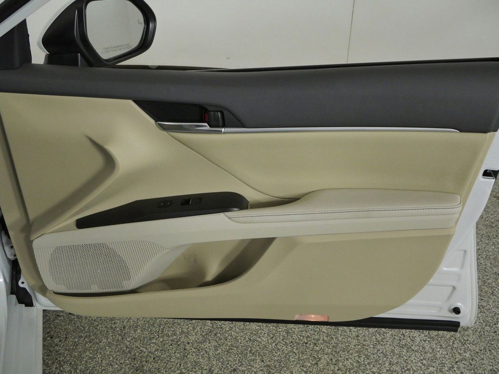 Thumbnail: 2023 Toyota Camry - 19