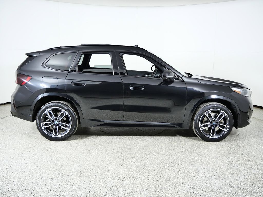 Thumbnail: 2023 BMW X1 - 10