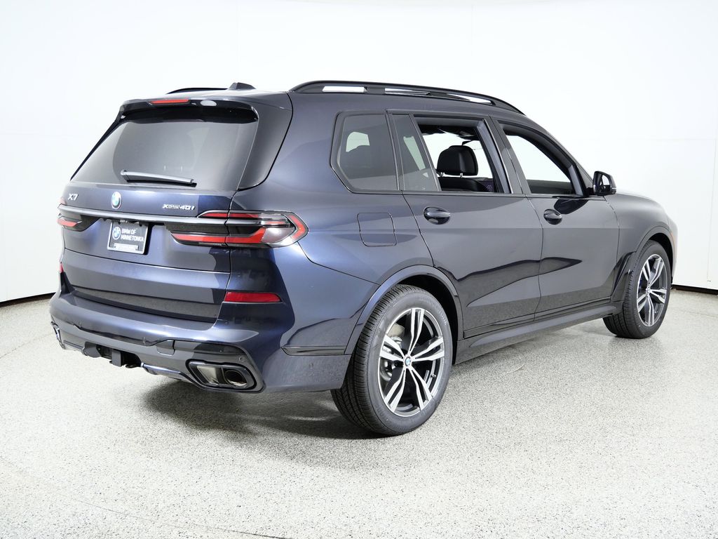 Thumbnail: 2026 BMW X7 - 9