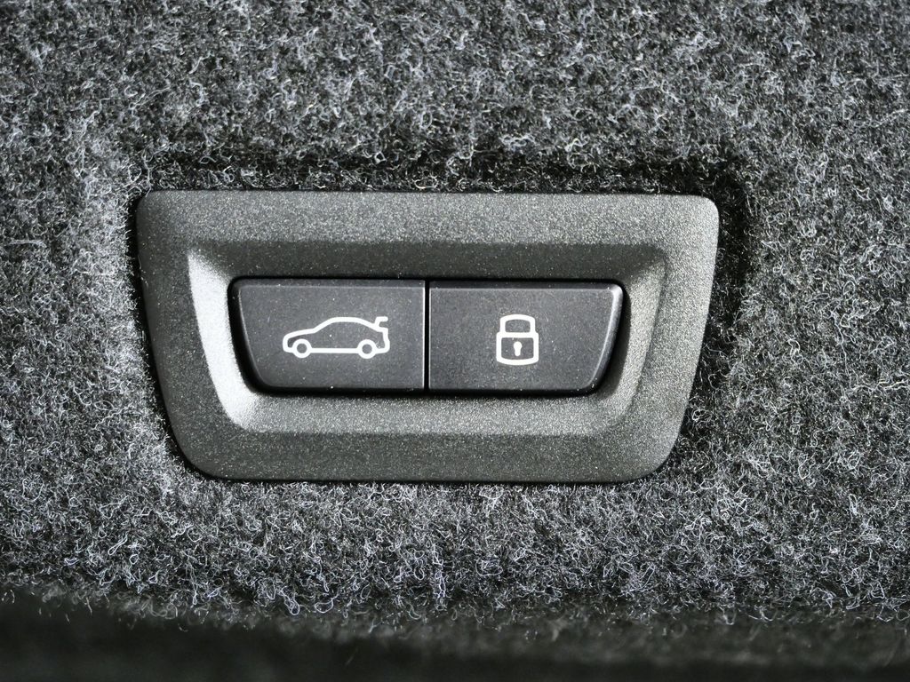 Thumbnail: 2026 BMW 5 Series - 27